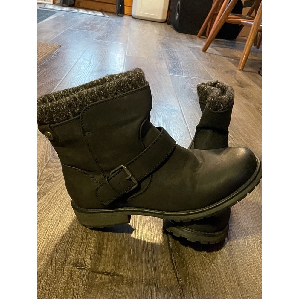 Roxy Boots women’s 8.5 black. Barely worn.